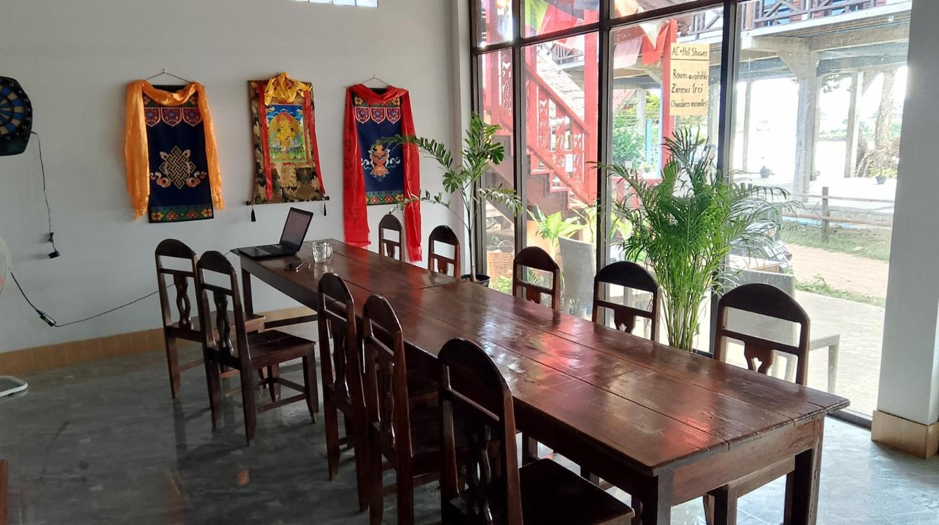 Tibet Restaurant And Hostel Nakaszong Kültér fotó