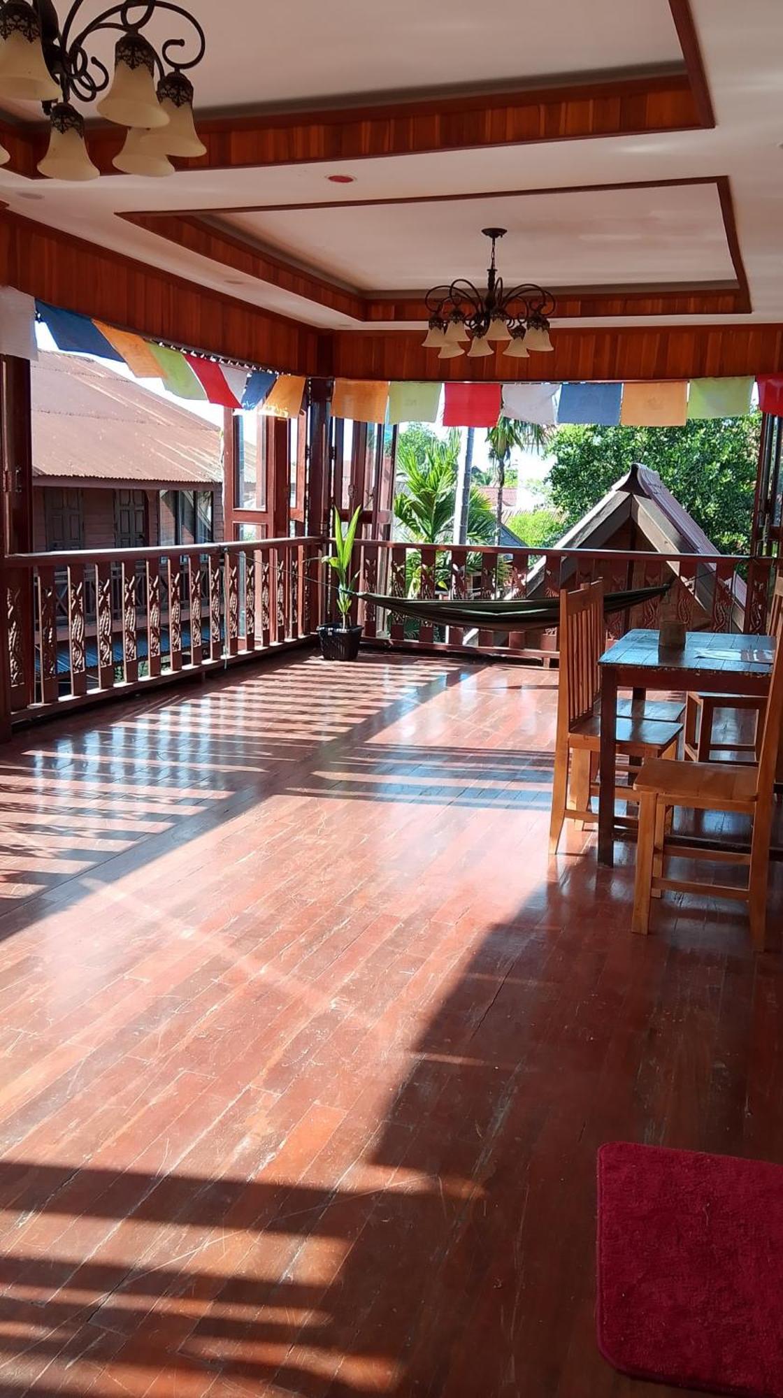 Tibet Restaurant And Hostel Nakaszong Kültér fotó
